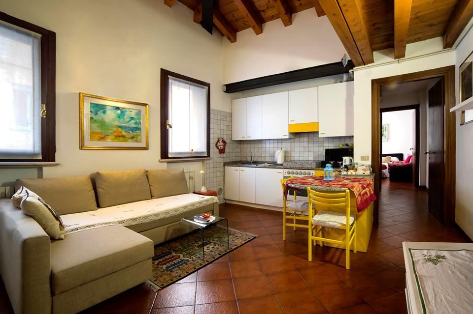 Holiday Treviso Suite Lombardi Екстериор снимка